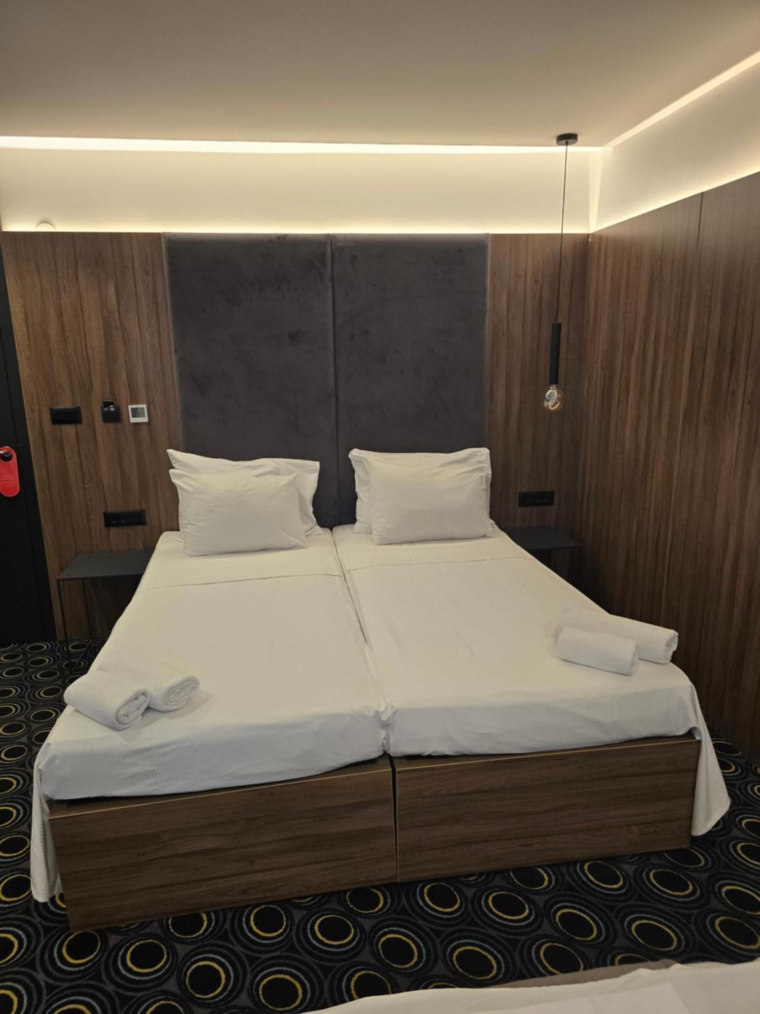 Hotel Carpe Diem モスタル エクステリア 写真